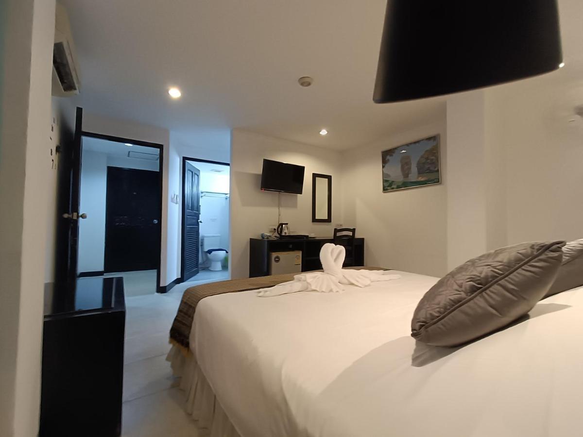 Noble House Patong Hotel Екстериор снимка