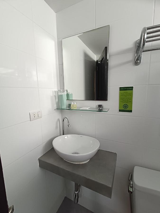 Noble House Patong Hotel Екстериор снимка