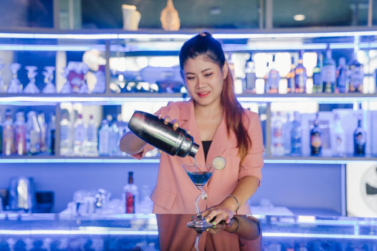 Noble House Patong Hotel Екстериор снимка