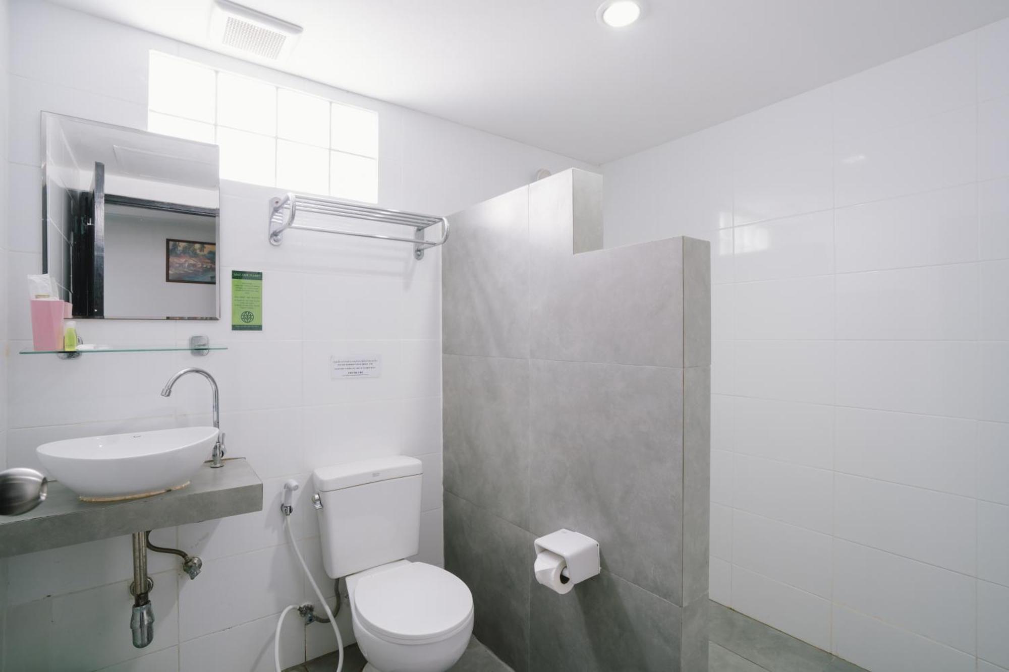 Noble House Patong Hotel Екстериор снимка
