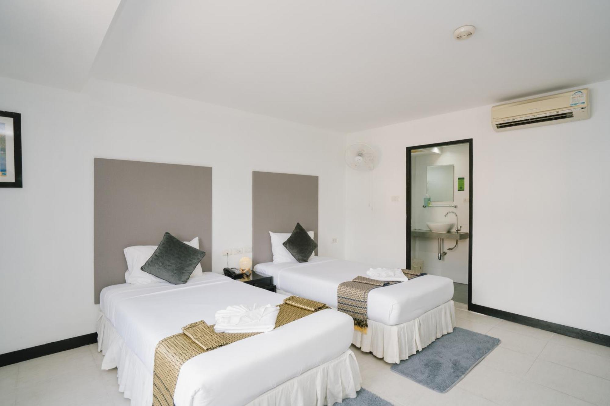 Noble House Patong Hotel Екстериор снимка