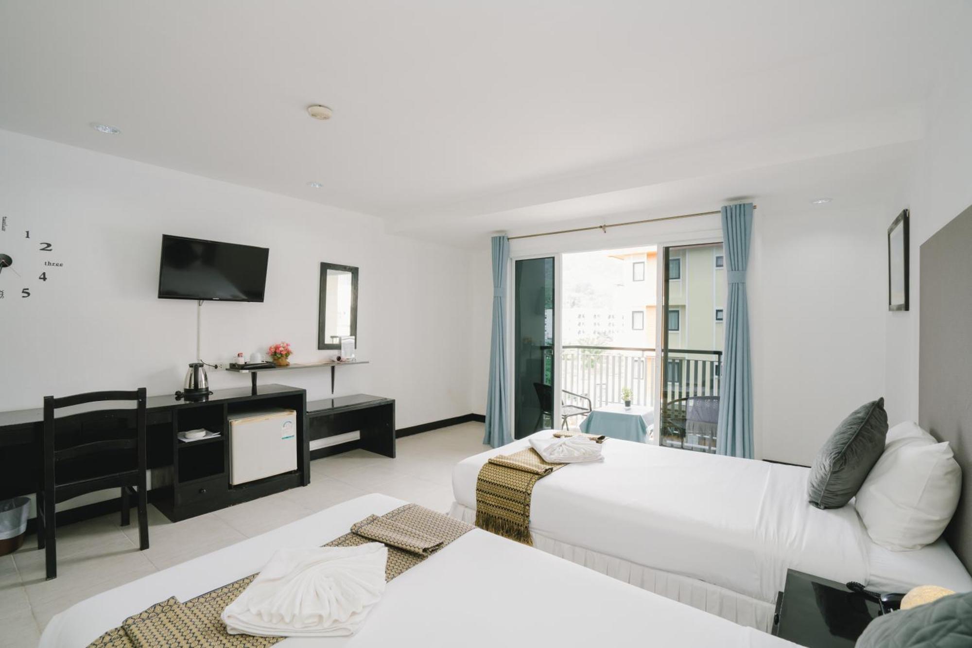 Noble House Patong Hotel Екстериор снимка
