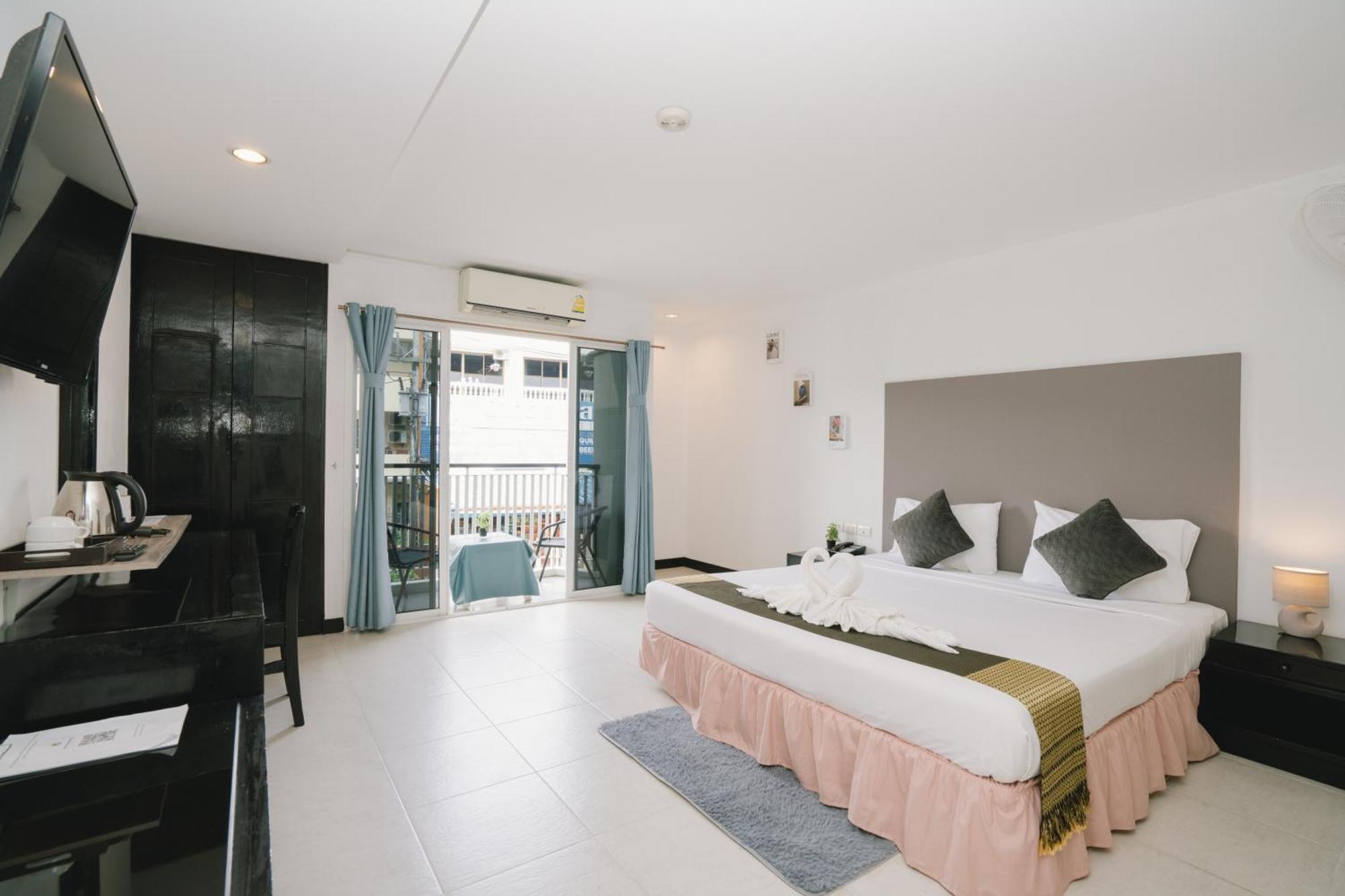 Noble House Patong Hotel Екстериор снимка