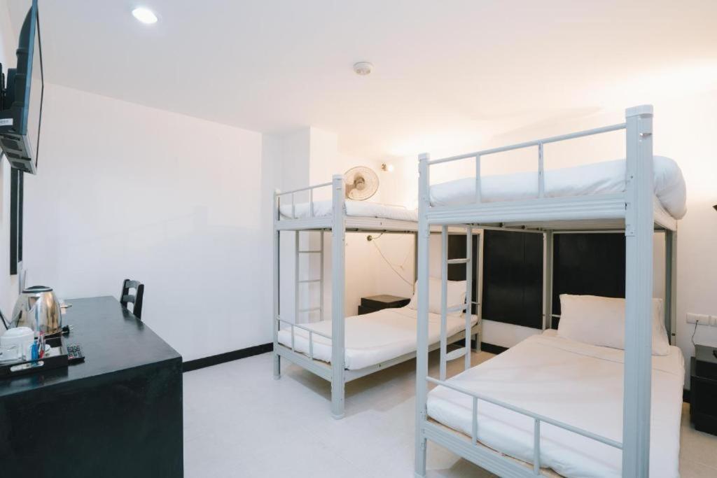 Noble House Patong Hotel Екстериор снимка